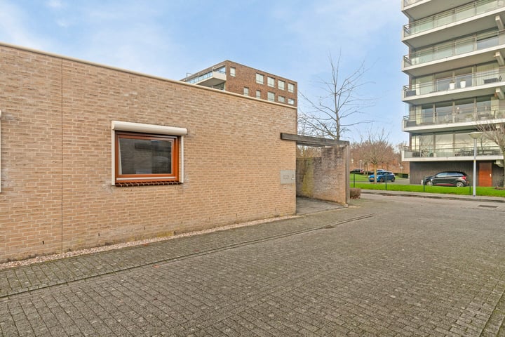 Bekijk foto 30 van Medaillonstraat 2