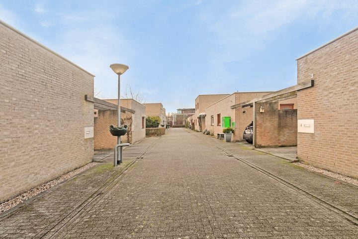 Bekijk foto 31 van Medaillonstraat 2