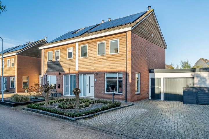 Foto 1 van Jasmijn 9