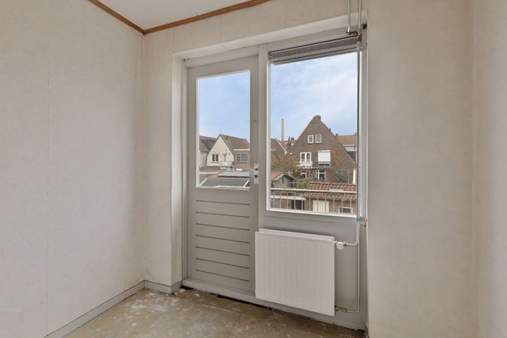 View photo 15 of Ladderbeekstraat 78