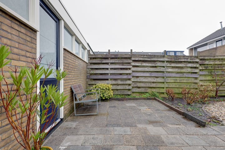 View photo 43 of Peter van Anrooystraat 6