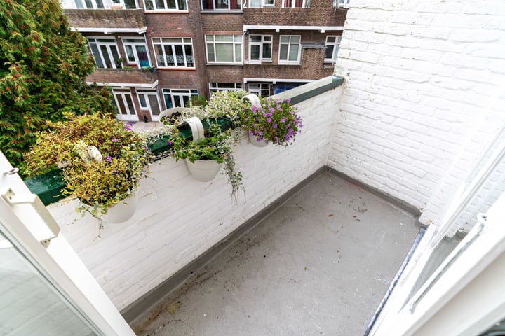 Bekijk foto 14 van Van Lansbergestraat 71