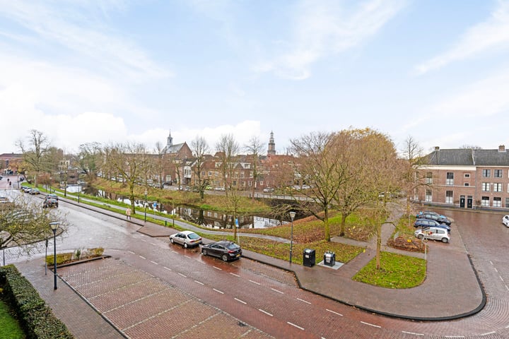 View photo 33 of Stationsplein 119