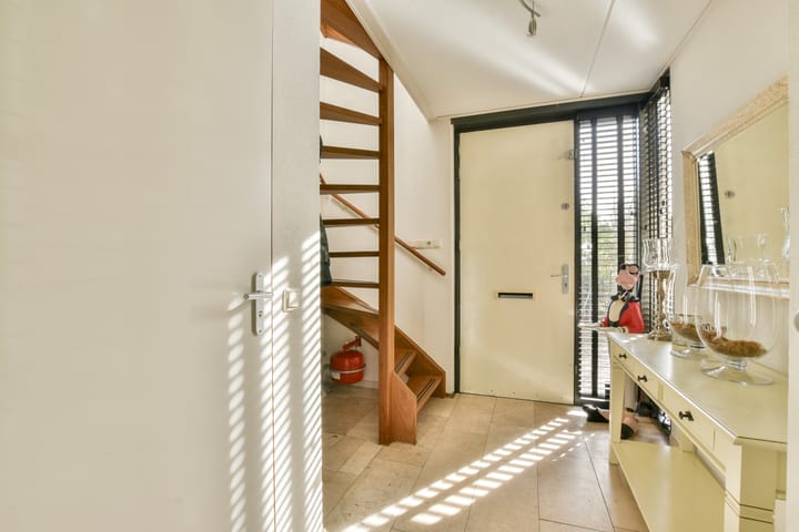 Photo 6 of Sara Roosstraat 17