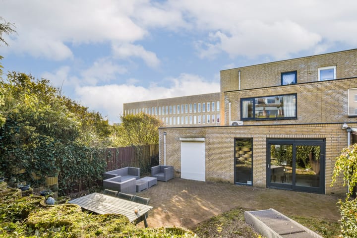 Photo 13 of Sara Roosstraat 17