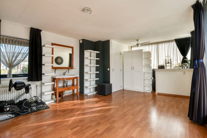 Photo 25 of Sara Roosstraat 17