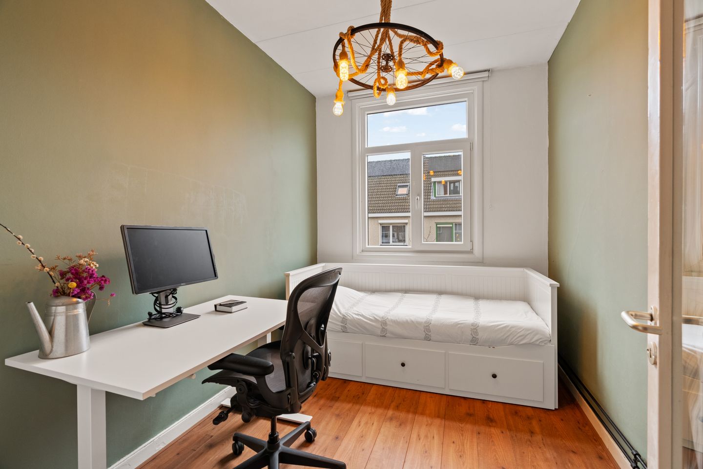 Photo 14 of Zonnebloemstraat 15-A