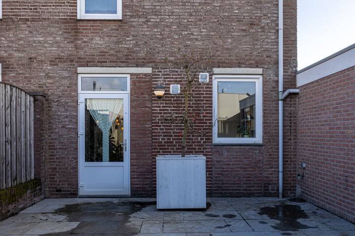 Bekijk foto 32 van Kapelaan Wijnensingel 51