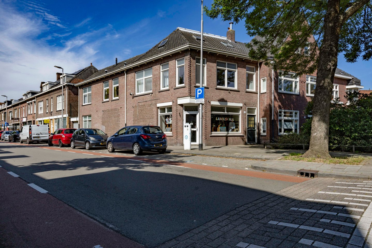 View photo 2 of Enschotsestraat 131