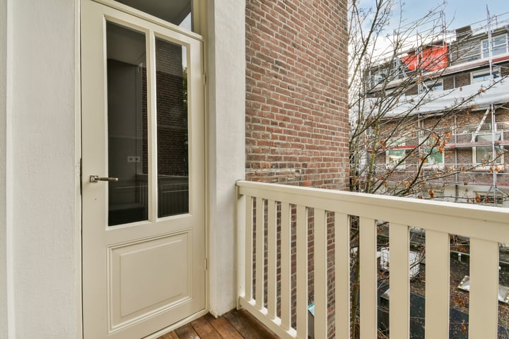 View photo 20 of Tolstraat 126-2