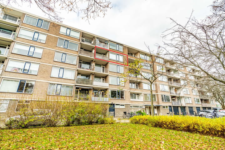 Foto 1 van Burgemeester Caan van Necklaan 252