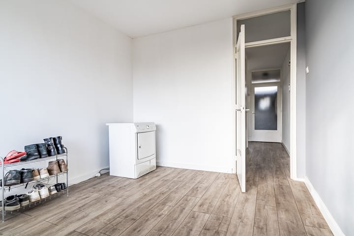 Foto 19 van Burgemeester Caan van Necklaan 252