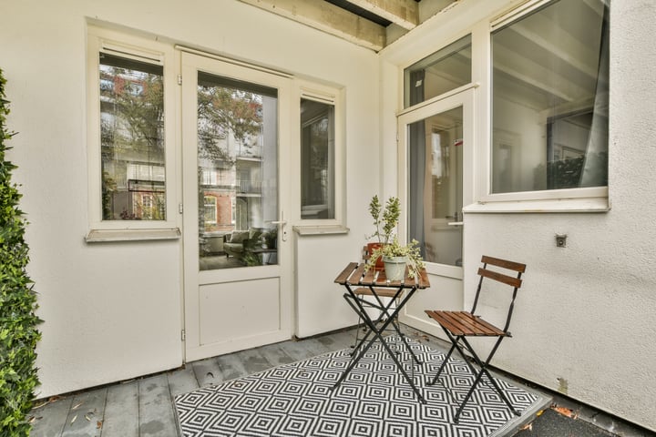 Bekijk foto 10 van Van Hogendorpstraat 195-1