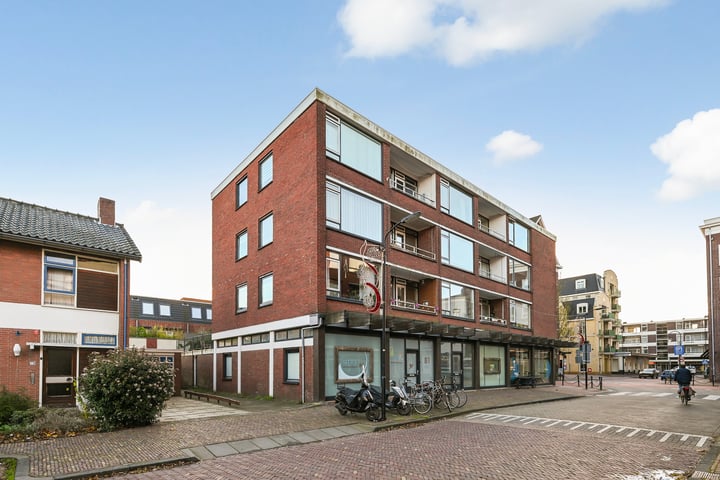 View photo 1 of Damstraat 26