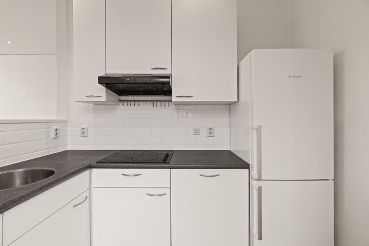 Photo 9 of Voorstraat 52-E