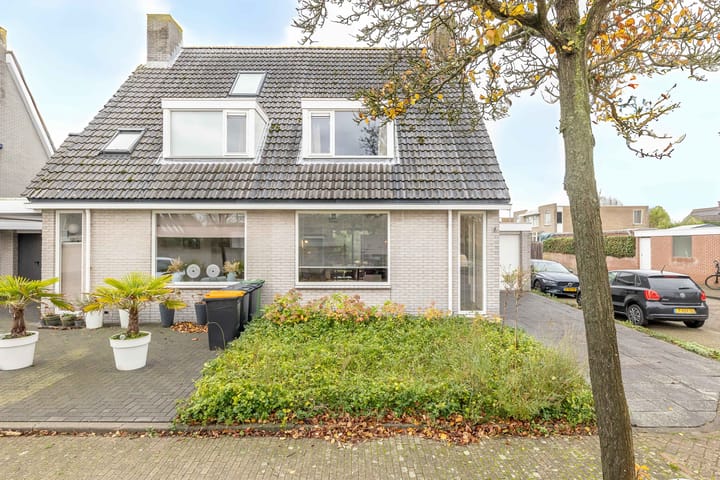 Foto 3 van Roosje Voslaan 15