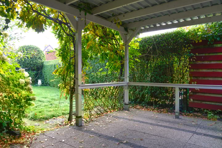 Foto 16 van Esdoornlaan 7