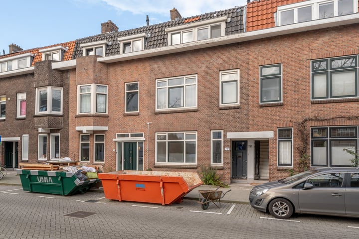 View photo 1 of Prins Frederik Hendrikstraat 72-A