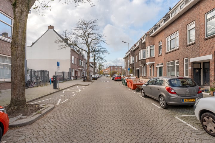 View photo 17 of Prins Frederik Hendrikstraat 72-A