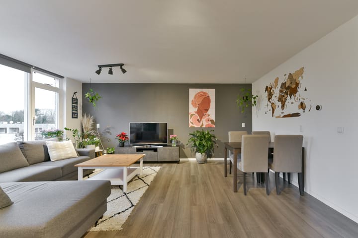 Foto 9 van Aartsbisschop Romerostraat 299