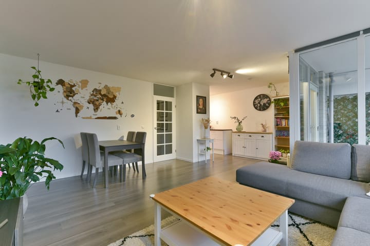 Foto 12 van Aartsbisschop Romerostraat 299