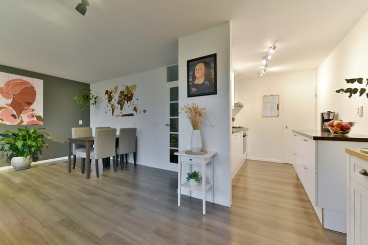 Foto 13 van Aartsbisschop Romerostraat 299