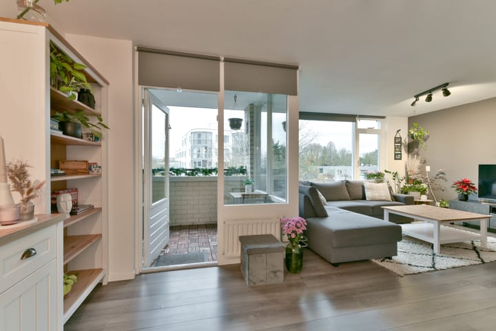 Foto 17 van Aartsbisschop Romerostraat 299