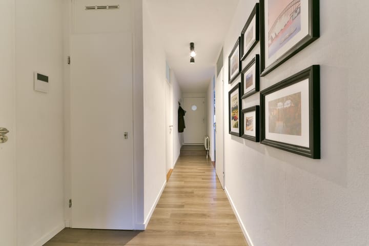 Foto 21 van Aartsbisschop Romerostraat 299