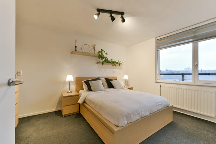 Foto 23 van Aartsbisschop Romerostraat 299