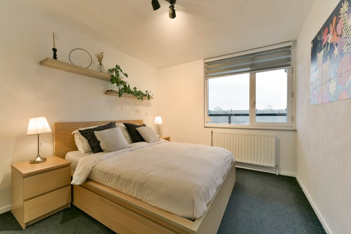 Foto 24 van Aartsbisschop Romerostraat 299