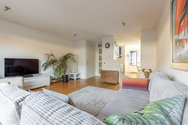 Foto 8 van Brederostraat 22