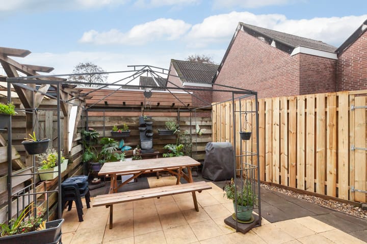 Foto 10 van Woudstraat 49