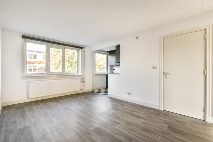 Bekijk foto 10 van Meeuwenstraat 16-A