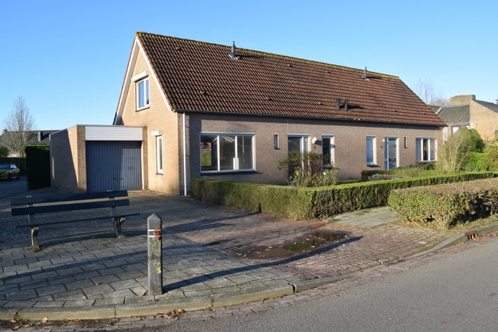 Bekijk foto 1 van Peurssensstraat 51