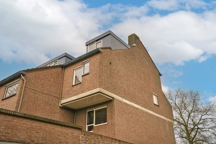 Foto 2 van Albert van Dalsumlaan 9