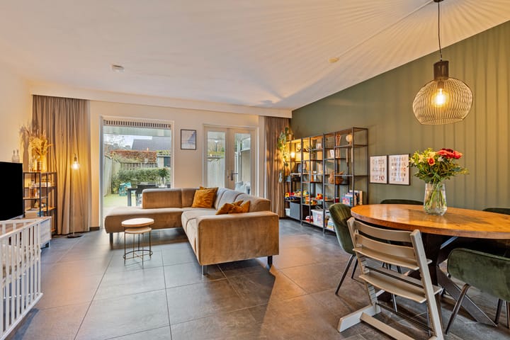 Foto 6 van Lisdodde 12