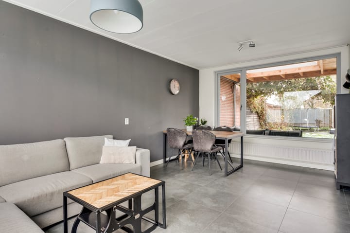 Foto 12 van Hennesweg 25