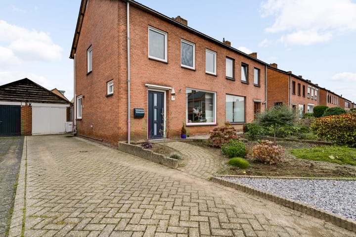 Foto 33 van Burgemeester Huybenstraat 35