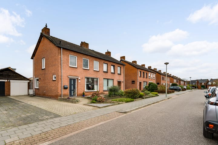 Foto 29 van Burgemeester Huybenstraat 35