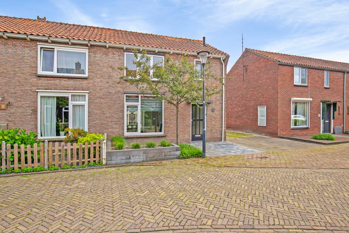 View photo 37 of Willemsstraat 3-A