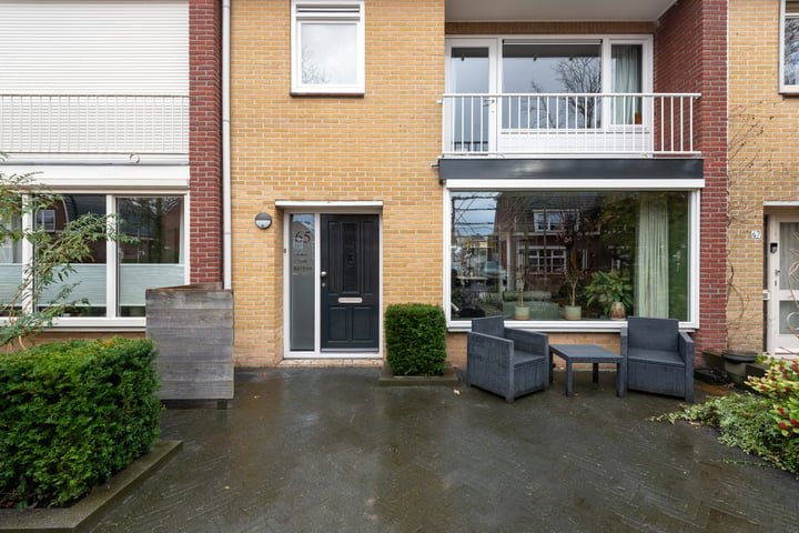 View photo 43 of Van Tuyllstraat 65