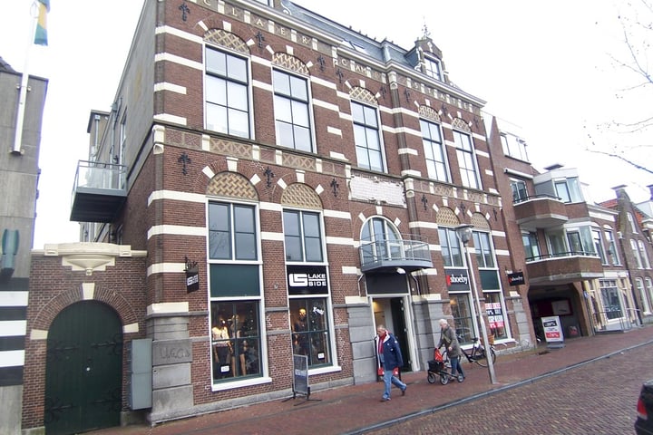 Bekijk foto 2 van Voorstraat 74-B