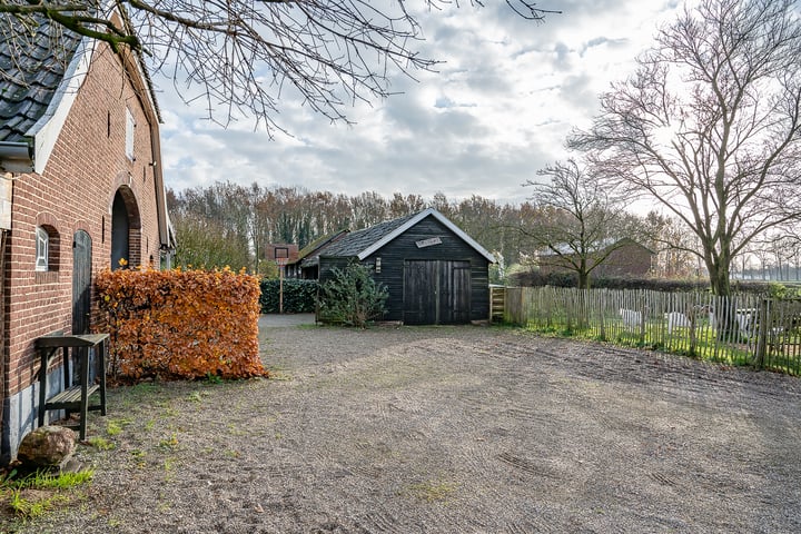 View photo 74 of Aaltenseweg 92