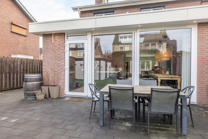 Bekijk foto 36 van Quabeekstraat 3