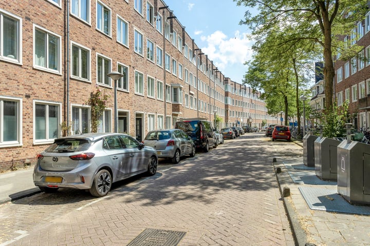 Bekijk foto 19 van Van Spilbergenstraat 64-1