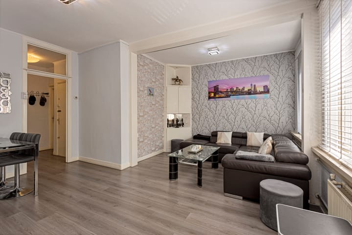 Foto 8 van Van Spilbergenstraat 64-1