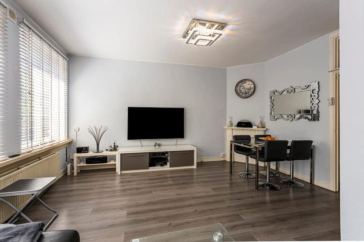 Foto 9 van Van Spilbergenstraat 64-1