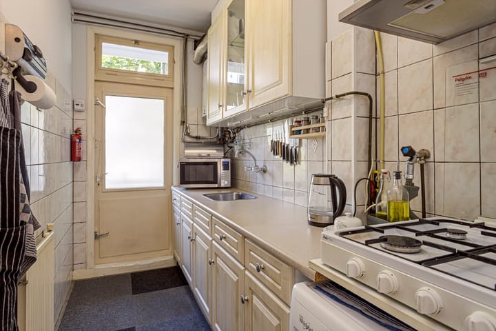 Foto 11 van Van Spilbergenstraat 64-1