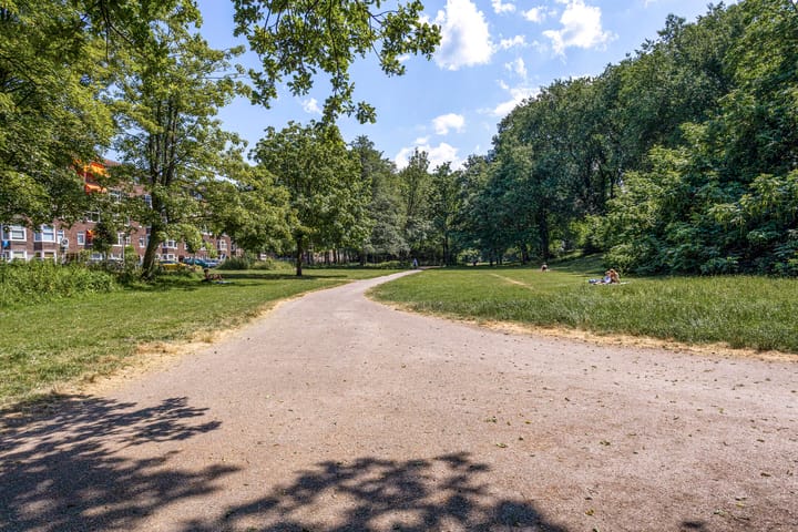 Foto 16 van Van Spilbergenstraat 64-1