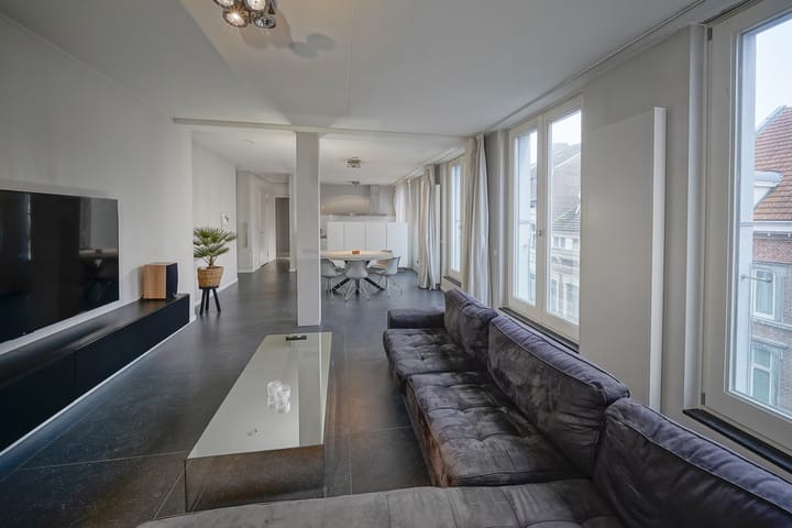 Foto 4 van Helmstraat 5-C02